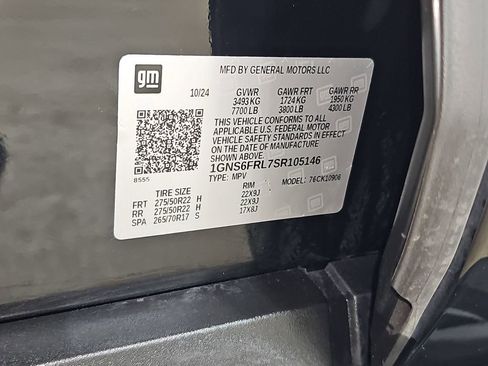 Used 2025 Chevrolet Suburban Premier AWD/4WD image 44
