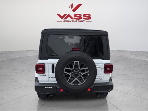 New 2026 Jeep Wrangler Unlimited Sahara AWD/4WD image 5