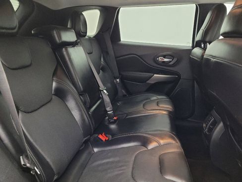 Used 2021 Jeep Cherokee Latitude Lux w/ Comfort/Convenience Group image 19