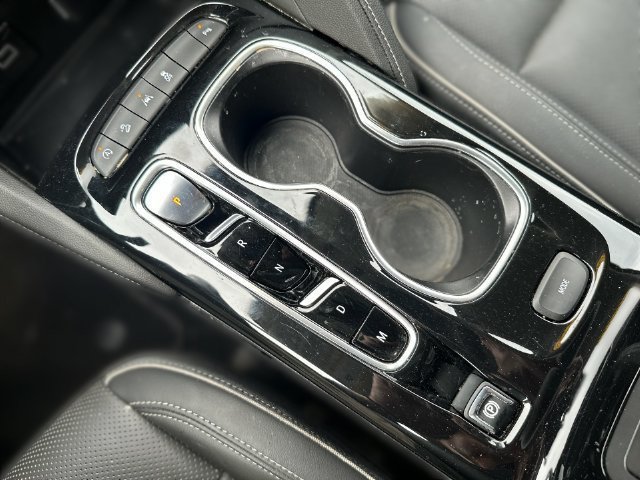 Used 2023 Buick Envision Essence AWD/4WD image 23
