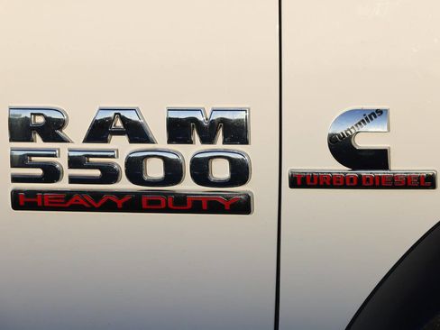 Used 2017 RAM 5500 Tradesman w/ Power & Remote Entry Group image 30