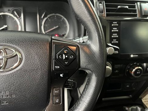 Used 2022 Toyota 4Runner TRD Off-Road Premium AWD/4WD image 31