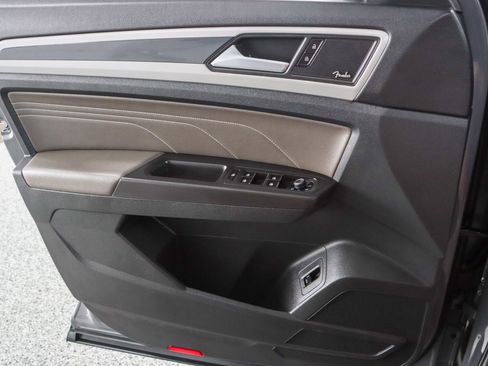 Used 2023 Volkswagen Atlas Cross Sport SEL Premium R-Line image 24