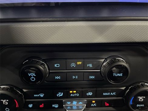 Used 2023 Ford Bronco Badlands image 32