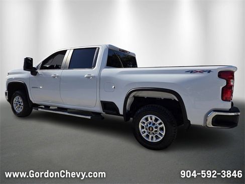 Used 2025 Chevrolet Silverado 2500 LT w/ Convenience Package image 3