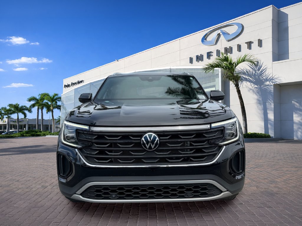 Used 2024 Volkswagen Atlas Cross Sport SE FWD image 2