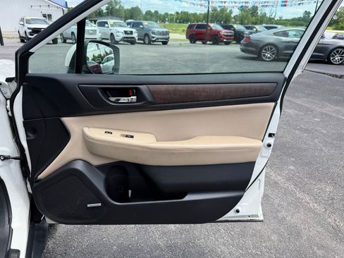 Used 2017 Subaru Outback 2.5i Limited AWD/4WD image 22