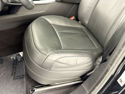 Used 2025 Land Rover Range Rover Sport SE AWD/4WD image 19