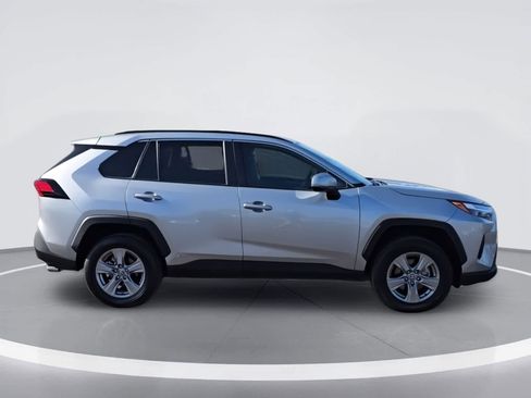 Used 2024 Toyota RAV4 XLE AWD/4WD image 9