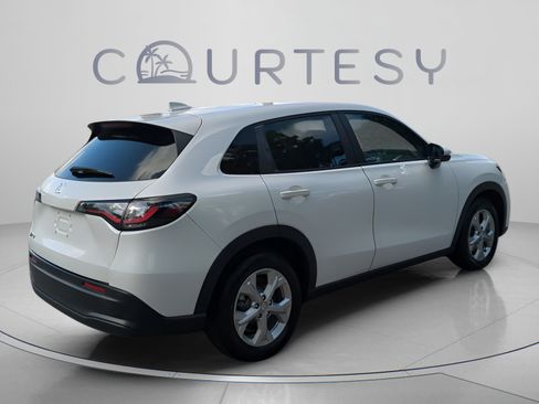 Certified 2023 Honda HR-V LX image 7