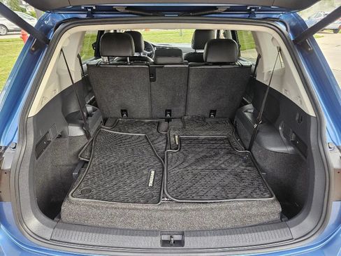 Used 2018 Volkswagen Tiguan SEL FWD image 19