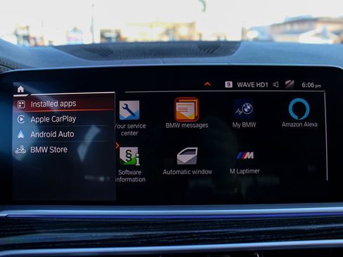 Used 2022 BMW X7 xDrive40i w/ M Sport Package AWD/4WD image 38