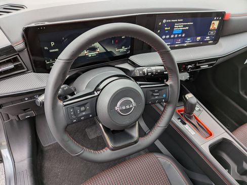 New 2026 Nissan Kicks SR FWD image 15