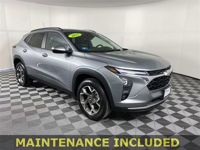 Used 2025 Chevrolet Trax LT w/ Driver Confidence Package