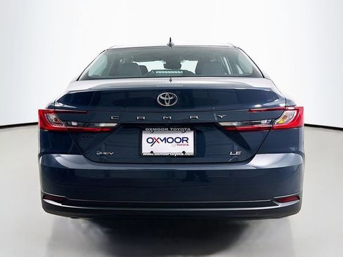 Used 2025 Toyota Camry LE image 6