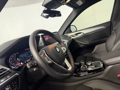 Used 2025 BMW X4 xDrive30i AWD/4WD image 23