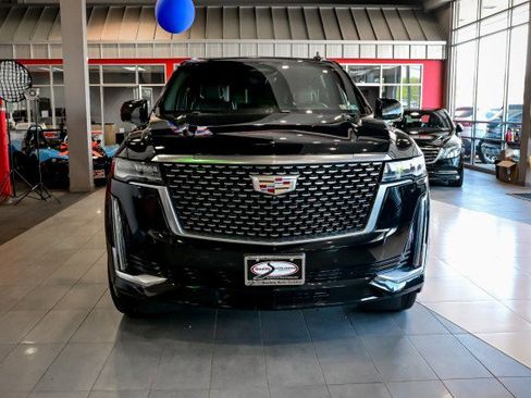 Used 2021 Cadillac Escalade ESV Premium Luxury AWD/4WD image 2