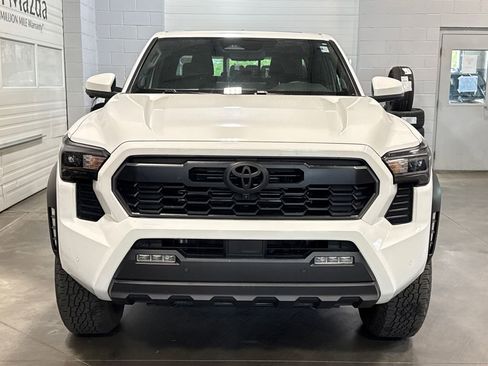 Used 2024 Toyota Tacoma TRD Off-Road w/ TRD Off Road Premium Package AWD/4WD image 2