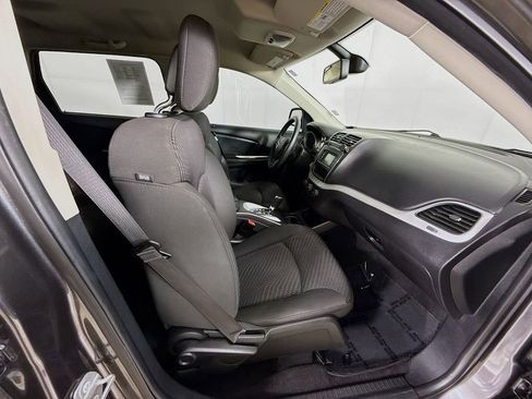 Used 2018 Dodge Journey SE w/ Mopar All Weather Group FWD image 32