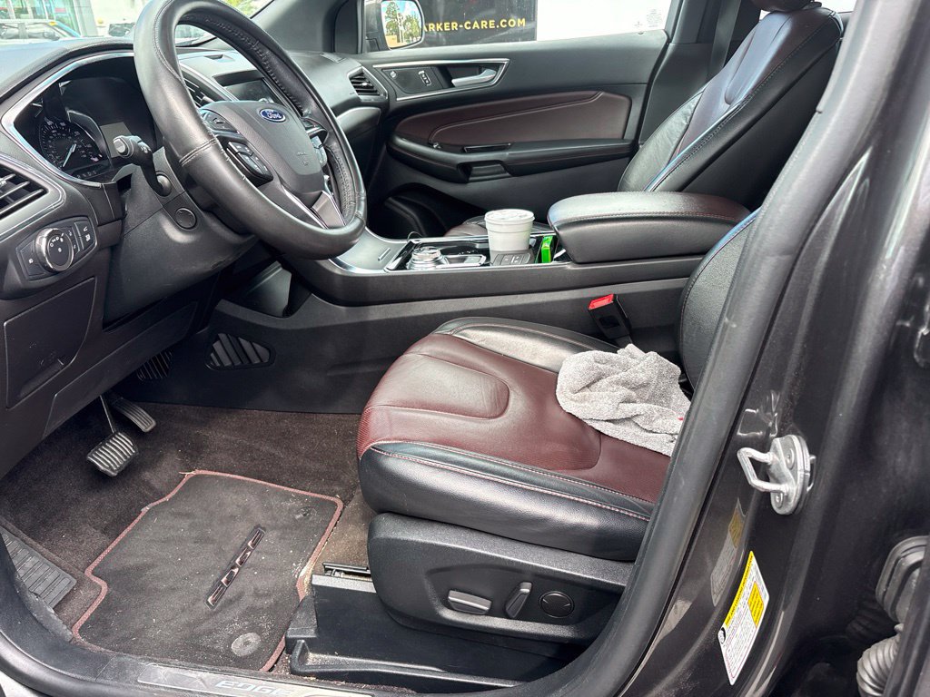 Used 2020 Ford Edge Titanium w/ Equipment Group 301A FWD image 5