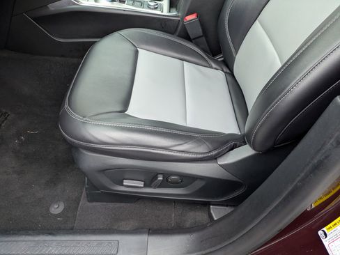 Certified 2022 Ford Explorer XLT w/ Equipment Group 202A image 13