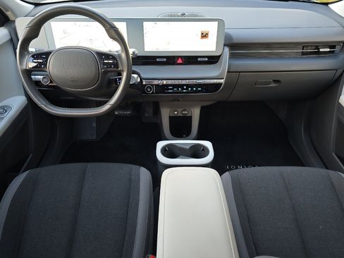 Used 2023 Hyundai Ioniq 5 SE image 17