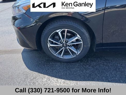 Used 2022 Kia Forte LXS FWD image 17
