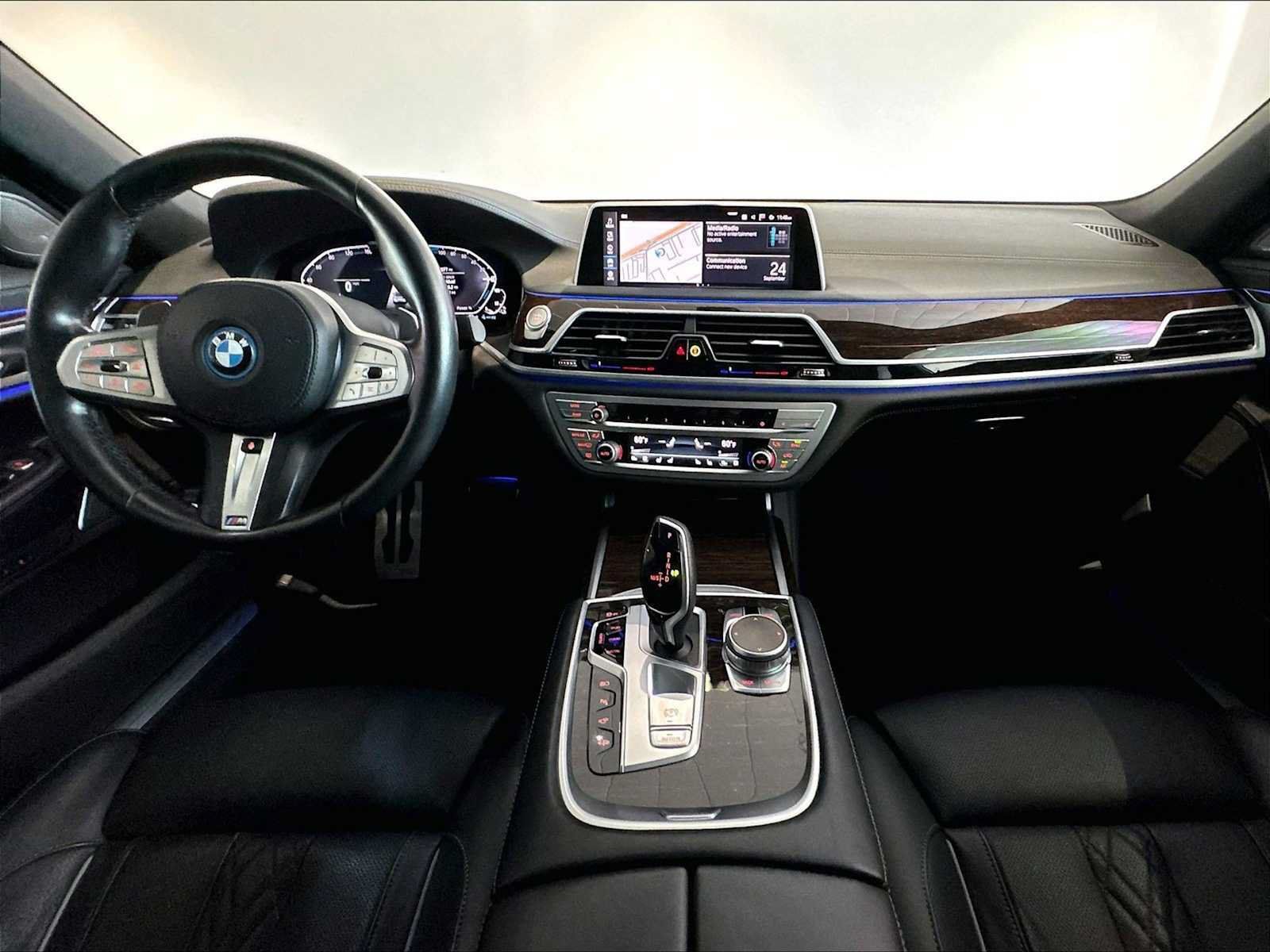 Used 2022 BMW 745e xDrive w/ M Sport Package AWD/4WD image 17