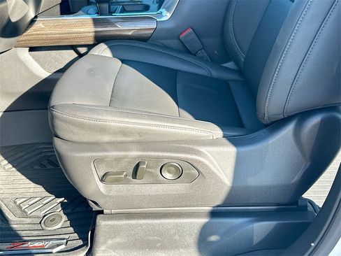 Used 2025 Chevrolet Silverado 1500 LT Trail Boss w/ Convenience Package II image 9