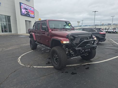 Used 2022 Jeep Gladiator Sport AWD/4WD image 3