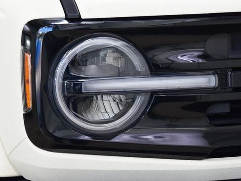 Used 2021 Ford Bronco Outer Banks image 10