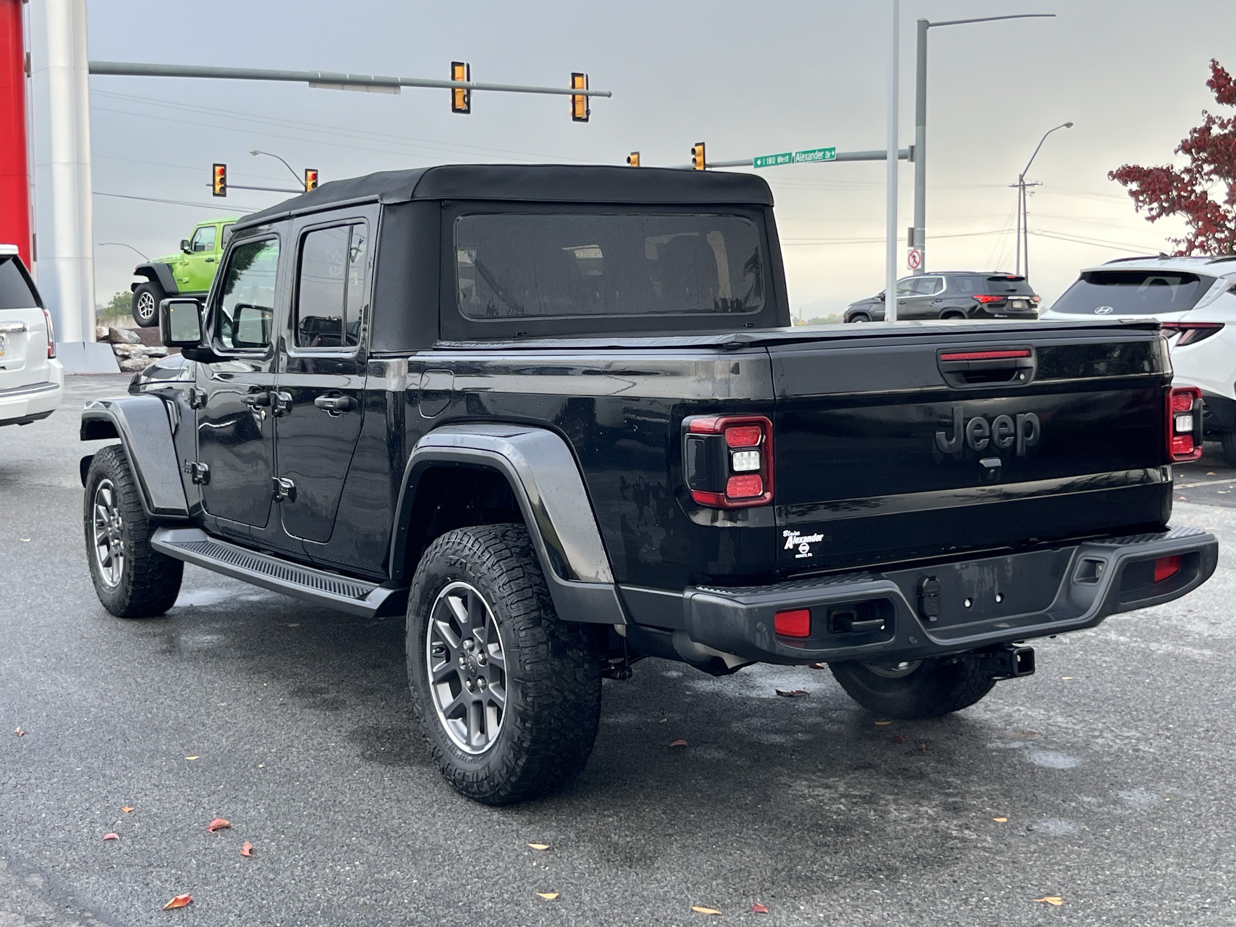 Used 2020 Jeep Gladiator Sport AWD/4WD image 8