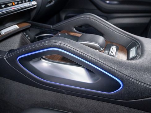 Certified 2025 Mercedes-Benz GLS 450 4MATIC image 14