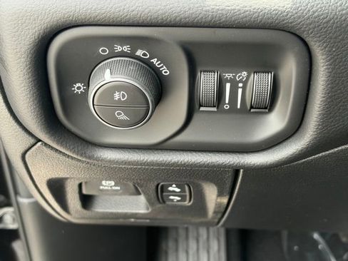 New 2026 RAM 1500 4x4 Quad Cab image 22