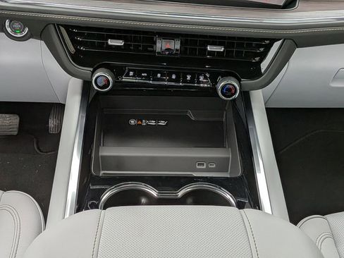 New 2026 Chevrolet Suburban Premier image 20