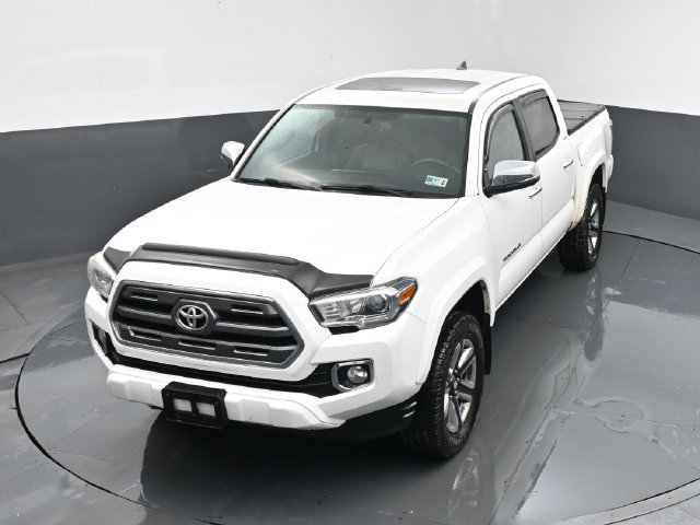 Used 2016 Toyota Tacoma Limited w/ Towing Package AWD/4WD image 20