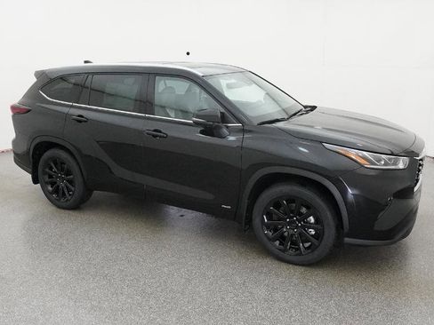 New 2026 Toyota Highlander Limited image 12