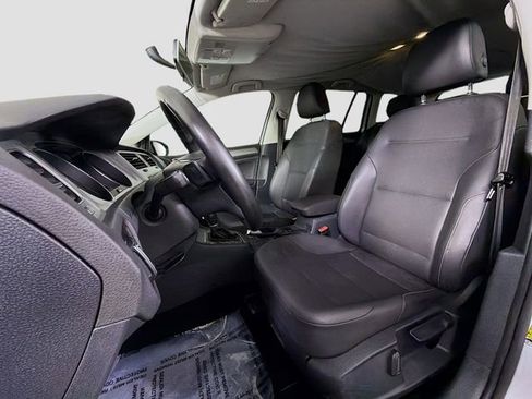 Used 2015 Volkswagen Golf TDI S image 11