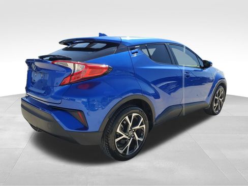 Used 2019 Toyota C-HR XLE FWD image 5