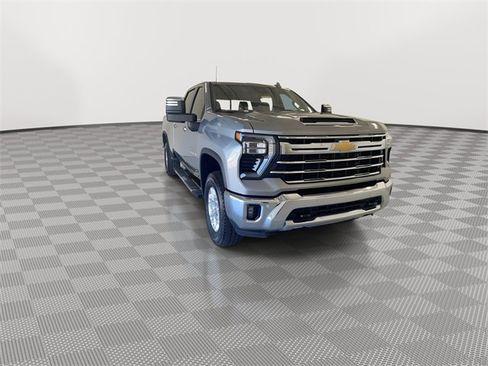 Certified 2025 Chevrolet Silverado 2500 LTZ w/ LTZ Premium Package image 3