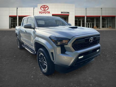 Certified 2024 Toyota Tacoma TRD Sport w/ TRD Sport Upgrade Package AWD/4WD image 4