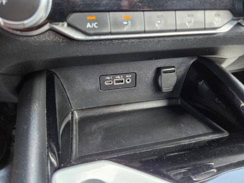 Used 2024 Nissan Altima 2.5 SV FWD image 34