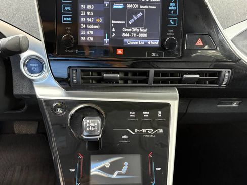 Used 2017 Toyota Mirai Base 4dr Sedan image 12