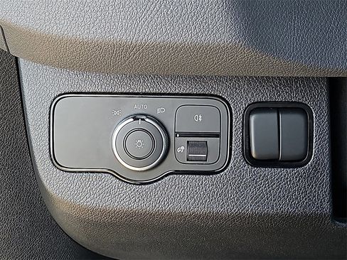 Used 2025 Mercedes-Benz Sprinter 2500 image 24