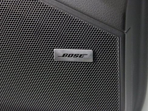 Certified 2025 Porsche Cayenne image 18