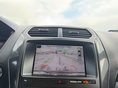 Used 2018 Ford Explorer XLT w/ Equipment Group 202A image 15