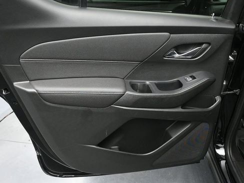 Used 2022 Chevrolet Traverse LT image 22