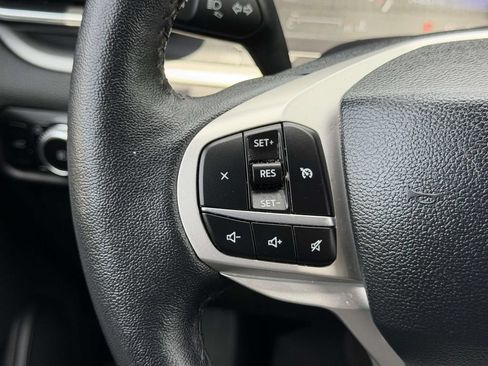 Used 2023 Ford Explorer XLT w/ Equipment Group 202A AWD/4WD image 9