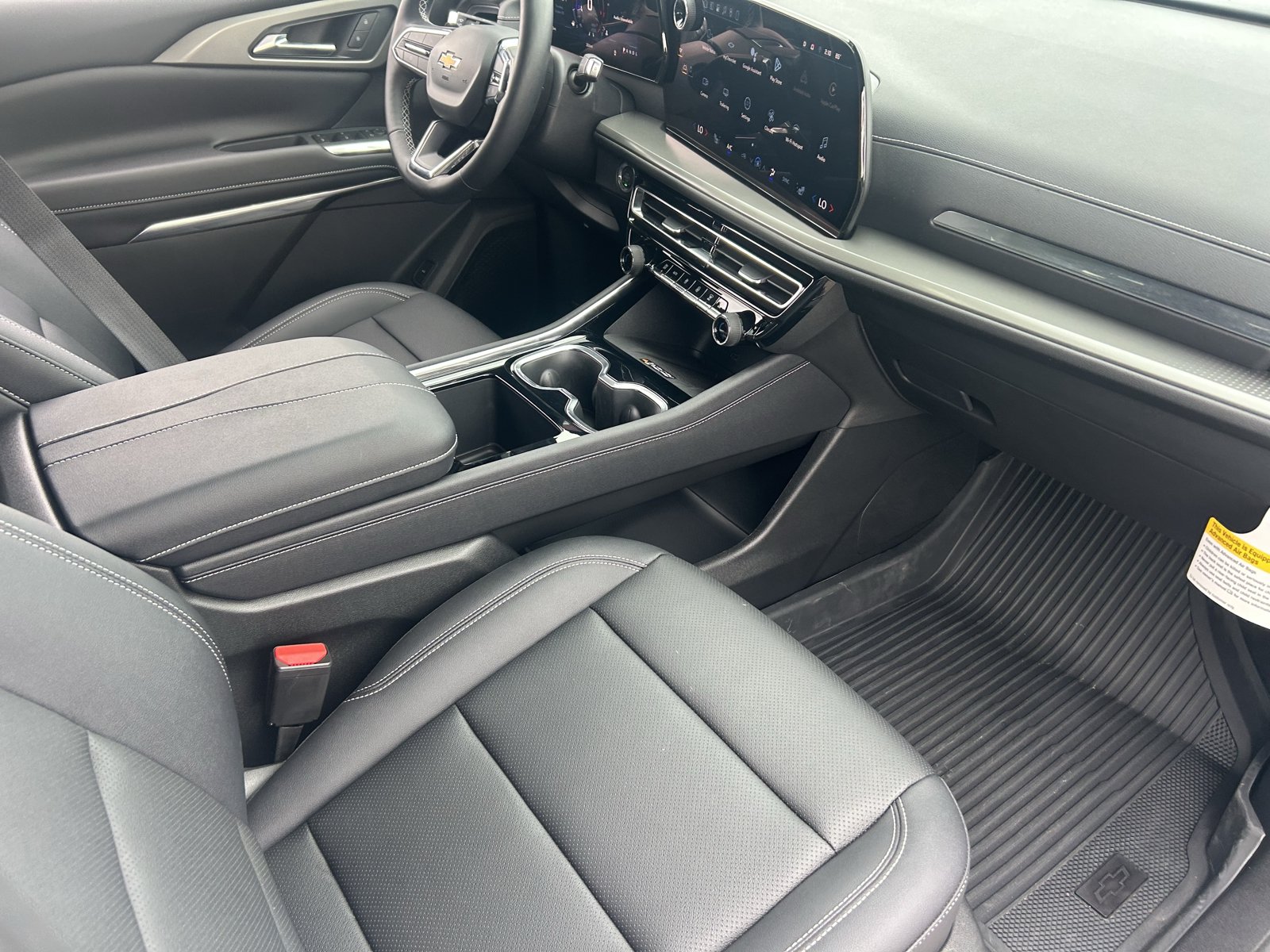 Certified 2026 Chevrolet Traverse LT w/ LPO, Floor Liner Package FWD image 12