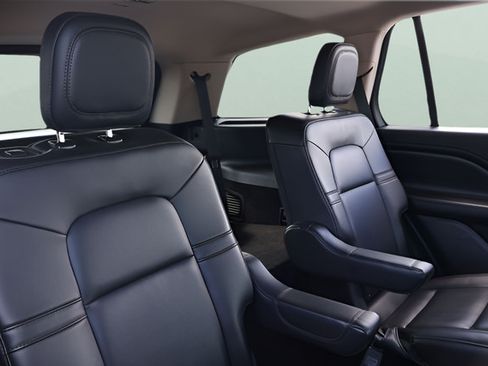 Used 2024 Lincoln Aviator AWD w/ Premium Package image 19